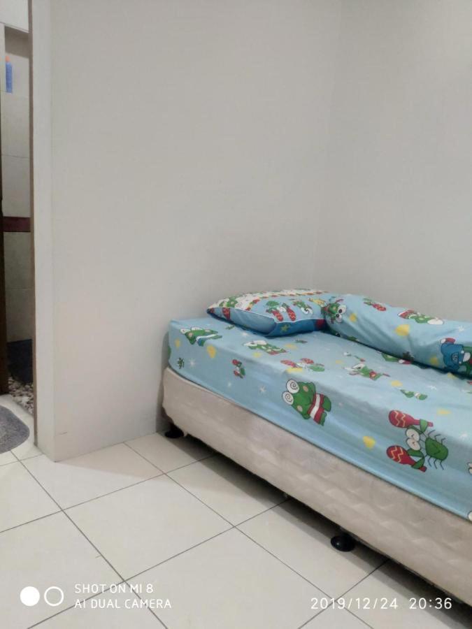 Kos Omah Yanto 19 Guest House Jakarta Eksteriør bilde